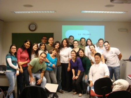 I Turma de Especialização em Cardiologia Veterinária (ANCLIVEPA-SP). Dra. June Boon (Colorado State University) ao centro